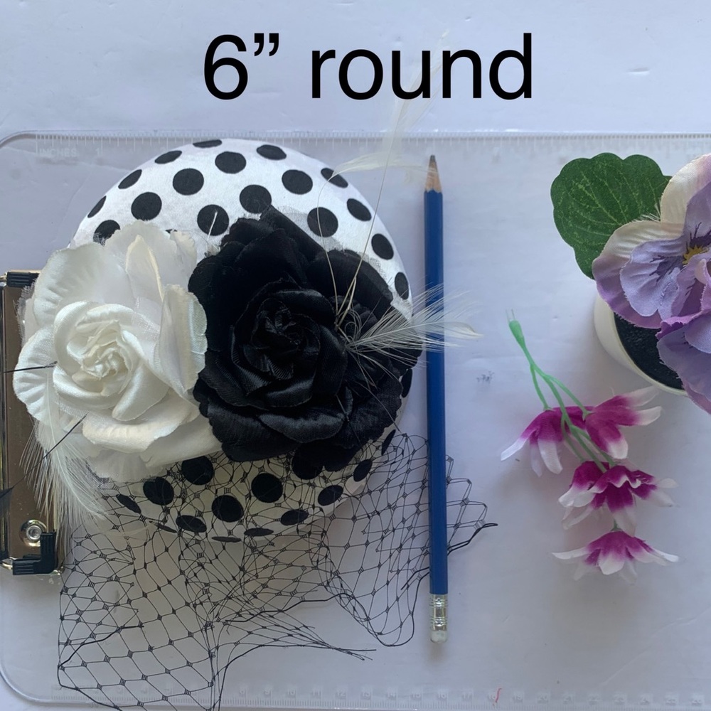 ⭐️ Fascinator - BRITISH Polka dot with Black and White Flowers EUC - Picture 6 of 16